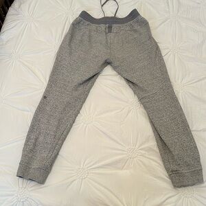 Lululemon jogger men’s pants. Tag missing. Size Med? textured fabric. 2 pockets